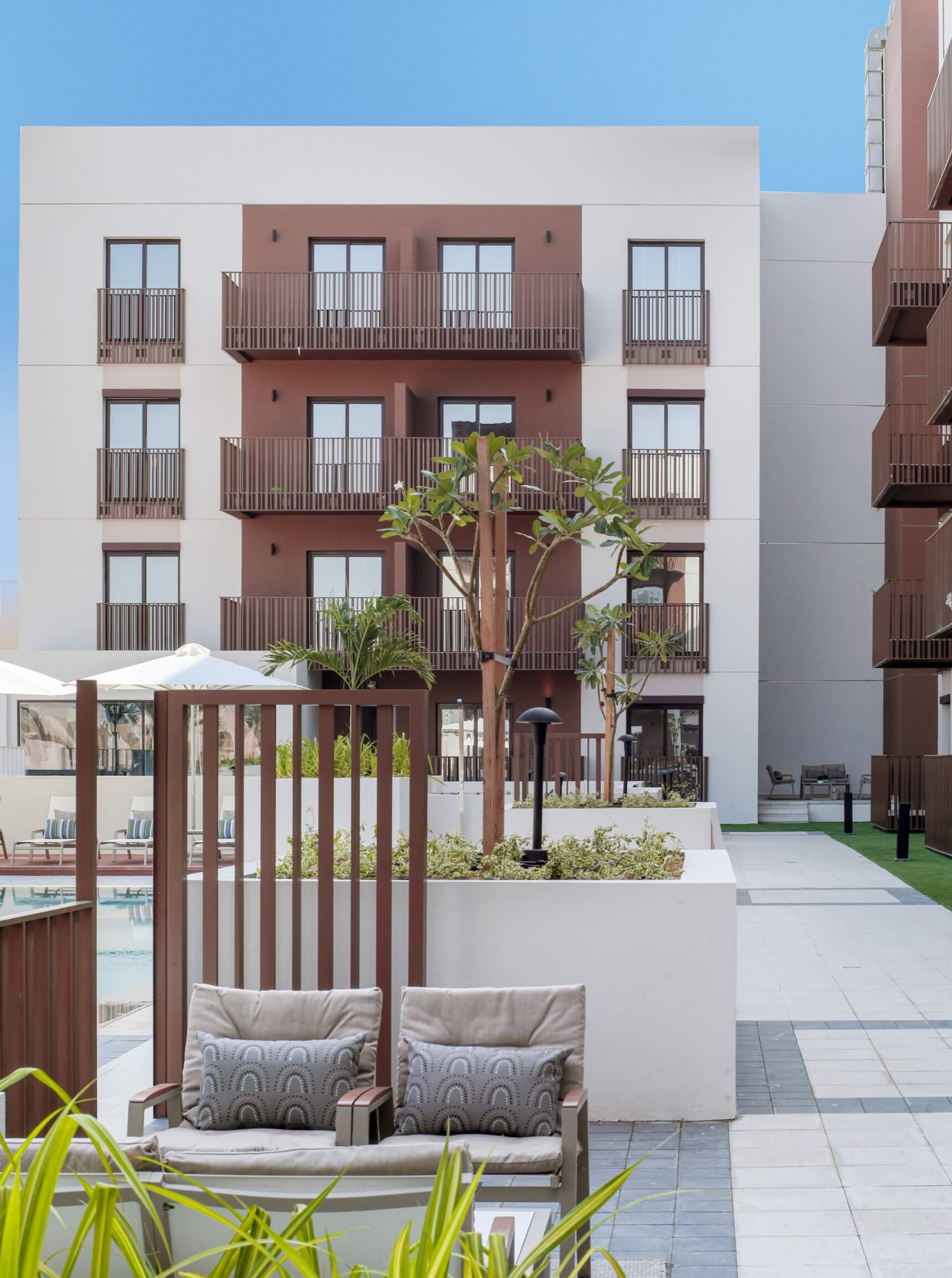 Eaton Place Apartment In JVC