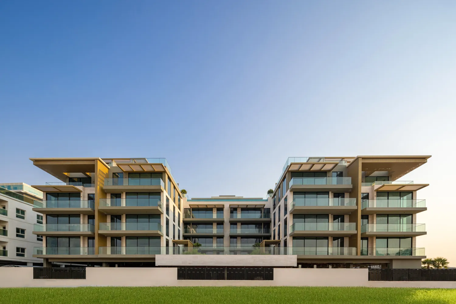 Flamingo LUX exterior view